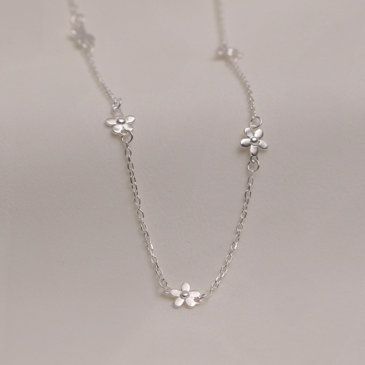 Daisy necklace-1
